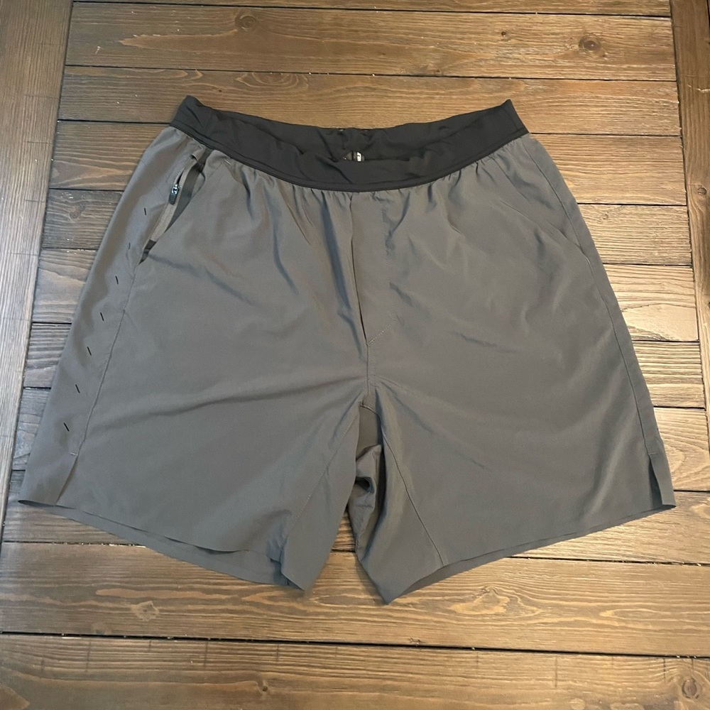Gently used Men’s Ten Thousand The Interval Short size XL